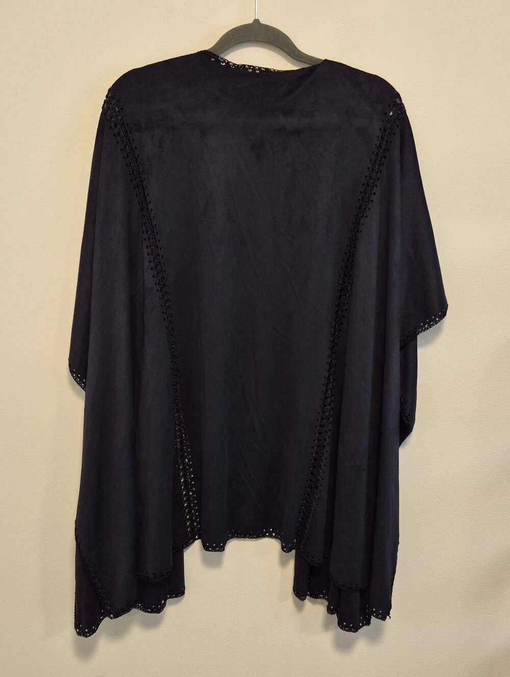 Chico's Ruana Wrap Faux Suede Navy Blue Cover Up Jacket Crochet Size S/M - Picture 9 of 13